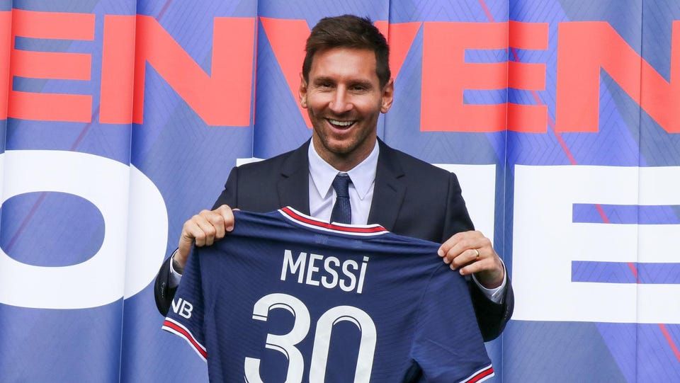 Lionel Messi receives crypto as part of PSG welcome package