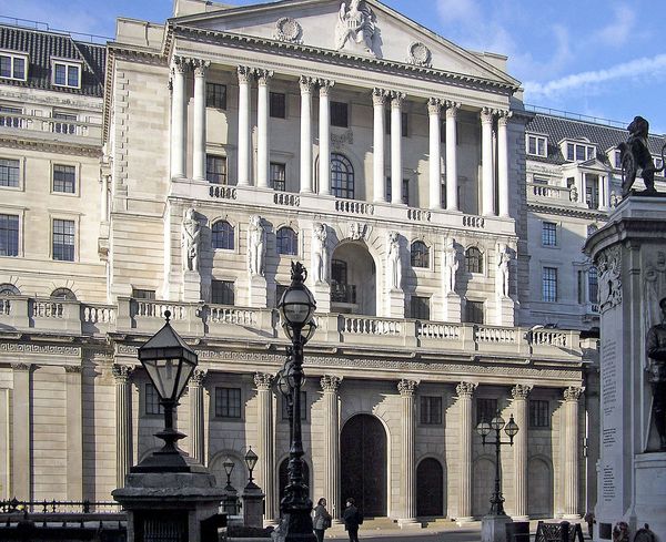 US regulators are exploring policies that would allow banks to handle cryptos, FDIC Chair reveals